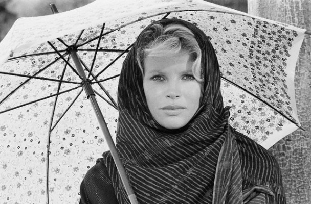Kim Basinger pic #219427