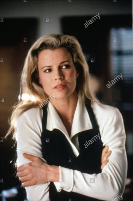 Kim Basinger pic #1062290