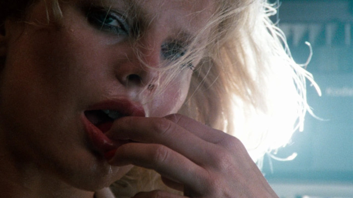 Kim Basinger pic #1252941