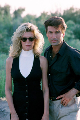 Kim Basinger pic #1325211