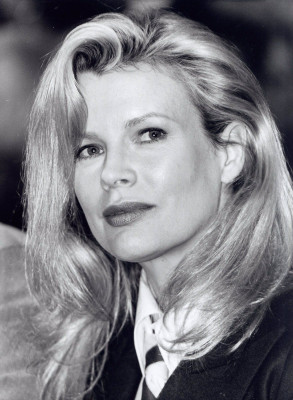 Kim Basinger pic #1314665