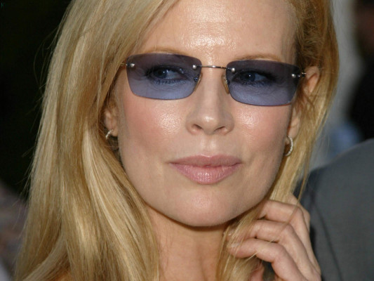 Kim Basinger pic #255555