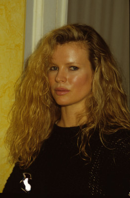 Kim Basinger pic #219400