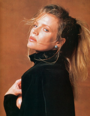 Kim Basinger pic #57347