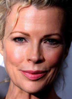 Kim Basinger pic #261647
