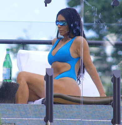 Kim Kardashian pic #1148069