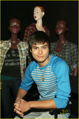 Kiowa Gordon pic #277303