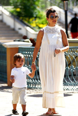 Kourtney Kardashian pic #492961