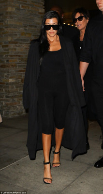 Kourtney Kardashian pic #806511