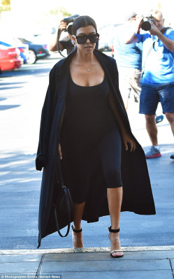 Kourtney Kardashian pic #806827
