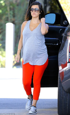 Kourtney Kardashian pic #735093