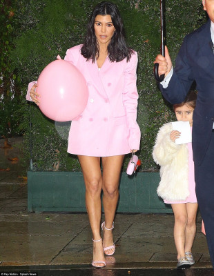 photo 12 in Kardashian gallery [id1021948] 2018-03-19 00:00:00