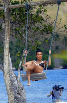 Kourtney Kardashian pic #1079724