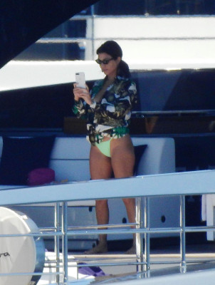 photo 29 in Kourtney Kardashian gallery [id1048337] 2018-07-08 00:00:00