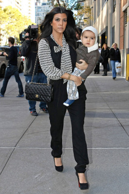 photo 24 in Kardashian gallery [id311173] 2010-12-01 00:00:00