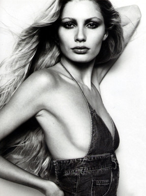 Kirsty Hume pic #814578