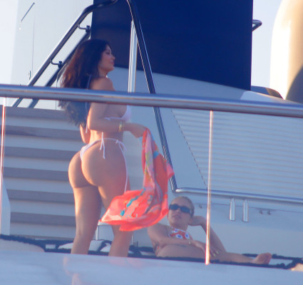 photo 7 in Kylie Jenner gallery [id1167909] 2019-08-14 00:00:00