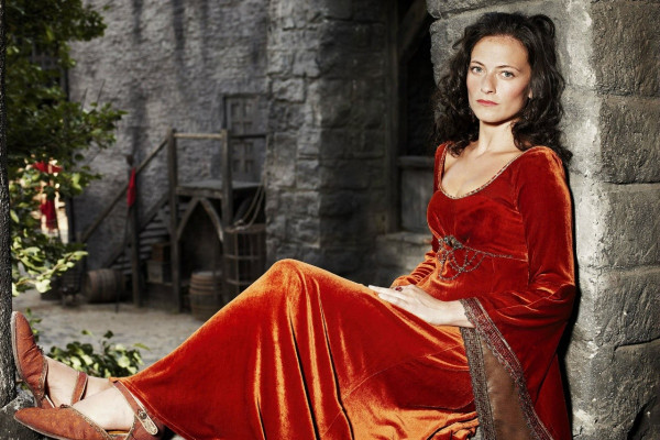Lara Pulver pic #671398