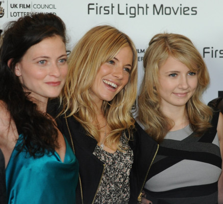photo 4 in Lara Pulver gallery [id672403] 2014-02-24 00:00:00