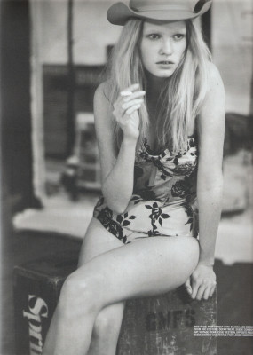 photo 26 in Lara Stone gallery [id125881] 2009-01-10 00:00:00