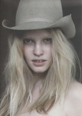 photo 27 in Lara Stone gallery [id125880] 2009-01-10 00:00:00