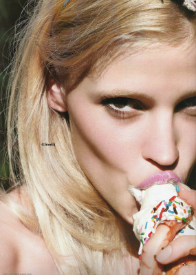 photo 10 in Lara Stone gallery [id132016] 2009-02-06 00:00:00
