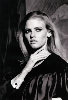 Lara Stone pic #365116