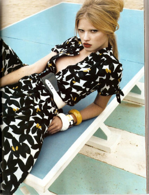 Lara Stone pic #214893