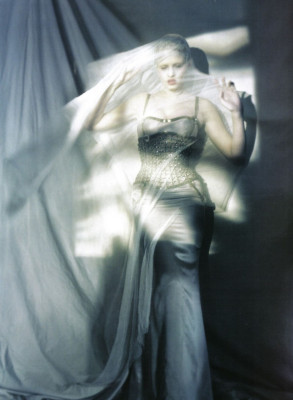 Lara Stone pic #242122