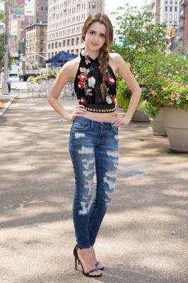 Laura Marano pic #873613