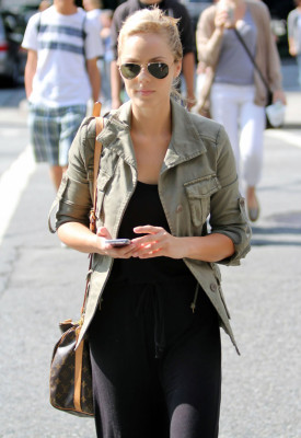 Laura Vandervoort pic #515239