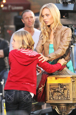 Laura Vandervoort pic #517581