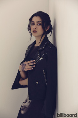 Lauren Jauregui pic #1121998