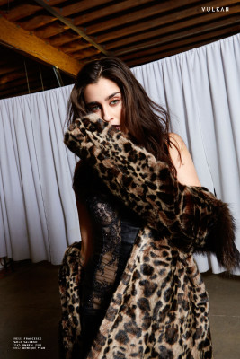 Lauren Jauregui pic #1042268
