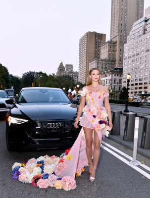 photo 15 in Lili Reinhart gallery [id1270400] 2021-09-20 00:00:00