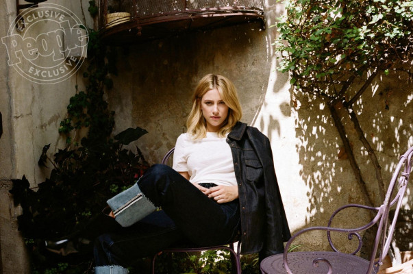 Lili Reinhart pic #1064760