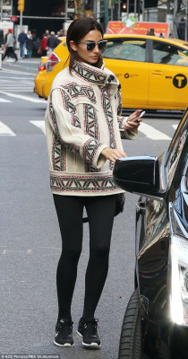 Lily Aldridge pic #815513