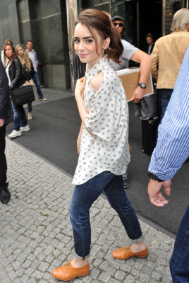 photo 23 in Lily Collins gallery [id629243] 2013-09-02 00:00:00