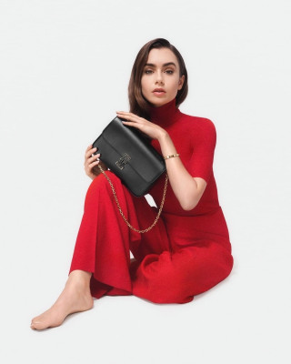 Lily Collins pic #1267043