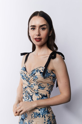 Lily Collins pic #1097770