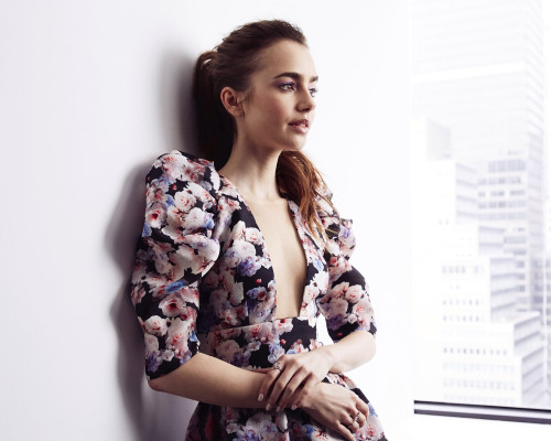 Lily Collins pic #1121966