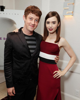 Lily Collins pic #947348