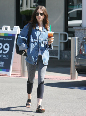 Lily Collins pic #970048