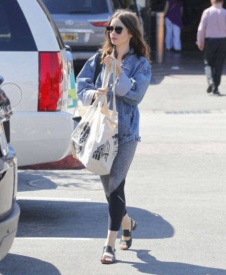 Lily Collins pic #970047
