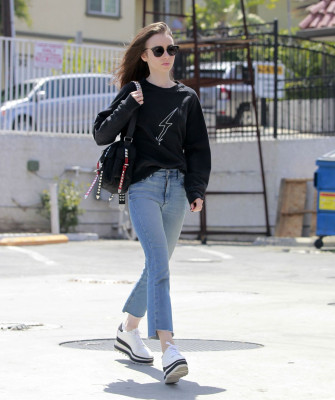 Lily Collins pic #1032048