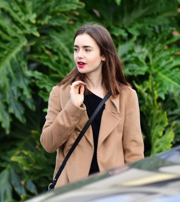 Lily Collins pic #932325