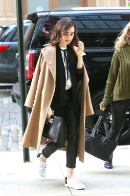 Lily Collins pic #890340