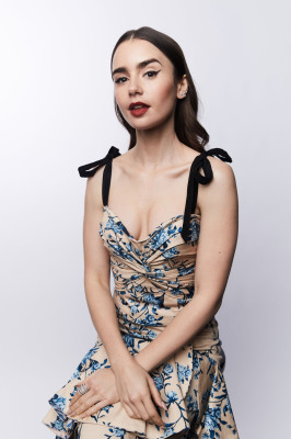 Lily Collins pic #1097769