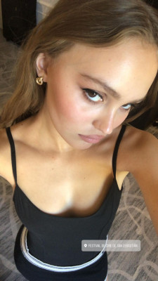 Lily-Rose Melody Depp pic #1071387
