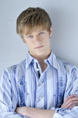 Lucas Till pic #432630